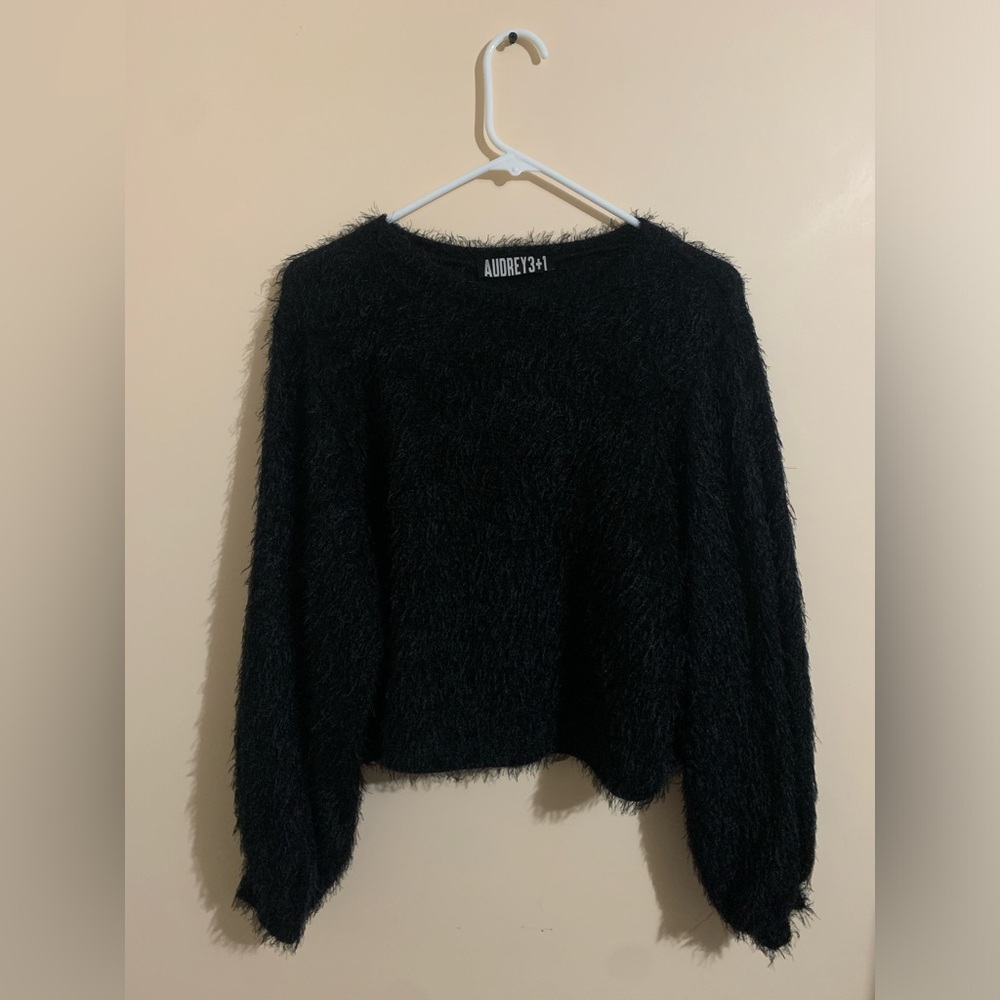 BLACK FURRY SWEATER 🖤